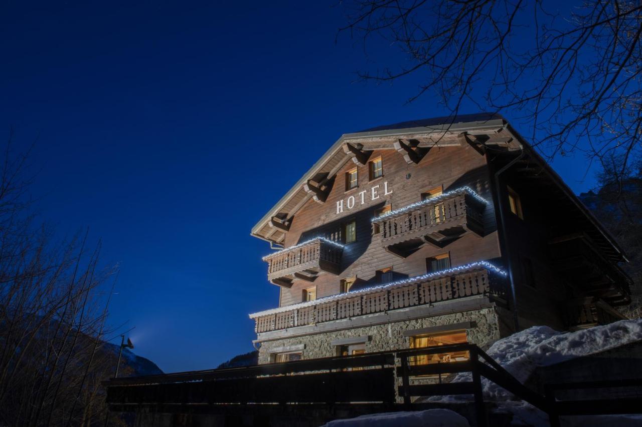Hotel Rascard Valtournenche Exteriér fotografie