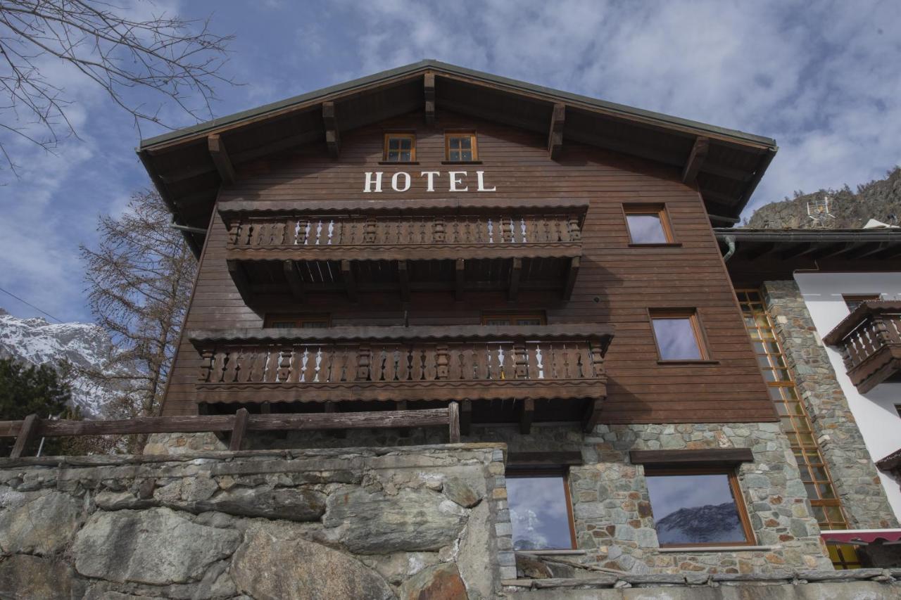Hotel Rascard Valtournenche Exteriér fotografie